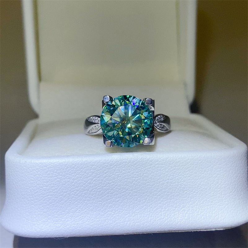 Luxe Verdant 5 Carat Moissanite Ring
